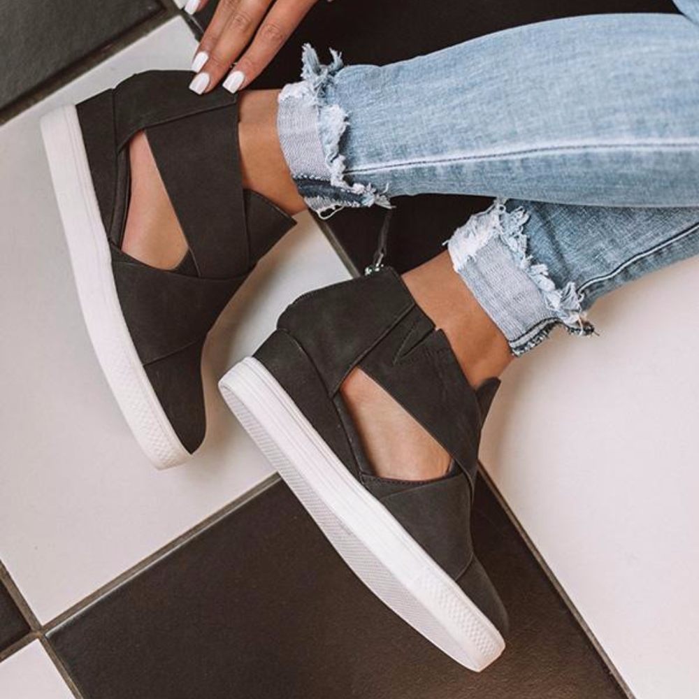 Black Vegan Leather Hidden Heel Zipper Back Sneakers - Picture 6 of 7